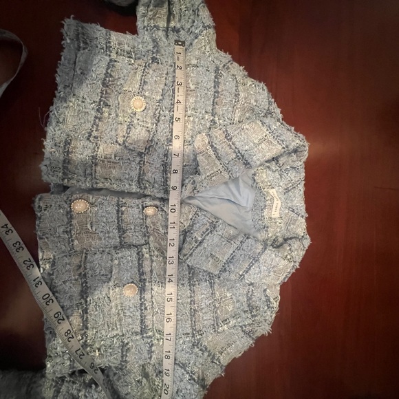 Chanel vibes light blue boucle cropped jacket with pearl buttons - Picture 6 of 15